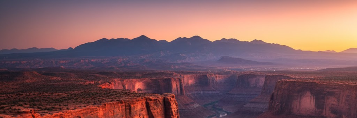 Portal Overlook in Moab: Big Views, Bold Drops & Your Tiny Home Basecamp
