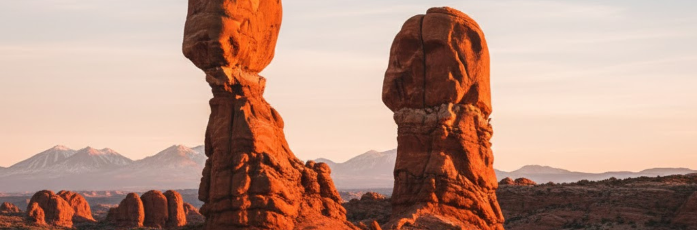 Balanced Rock in Moab: Sunset Stop + Your Tiny Home Basecamp