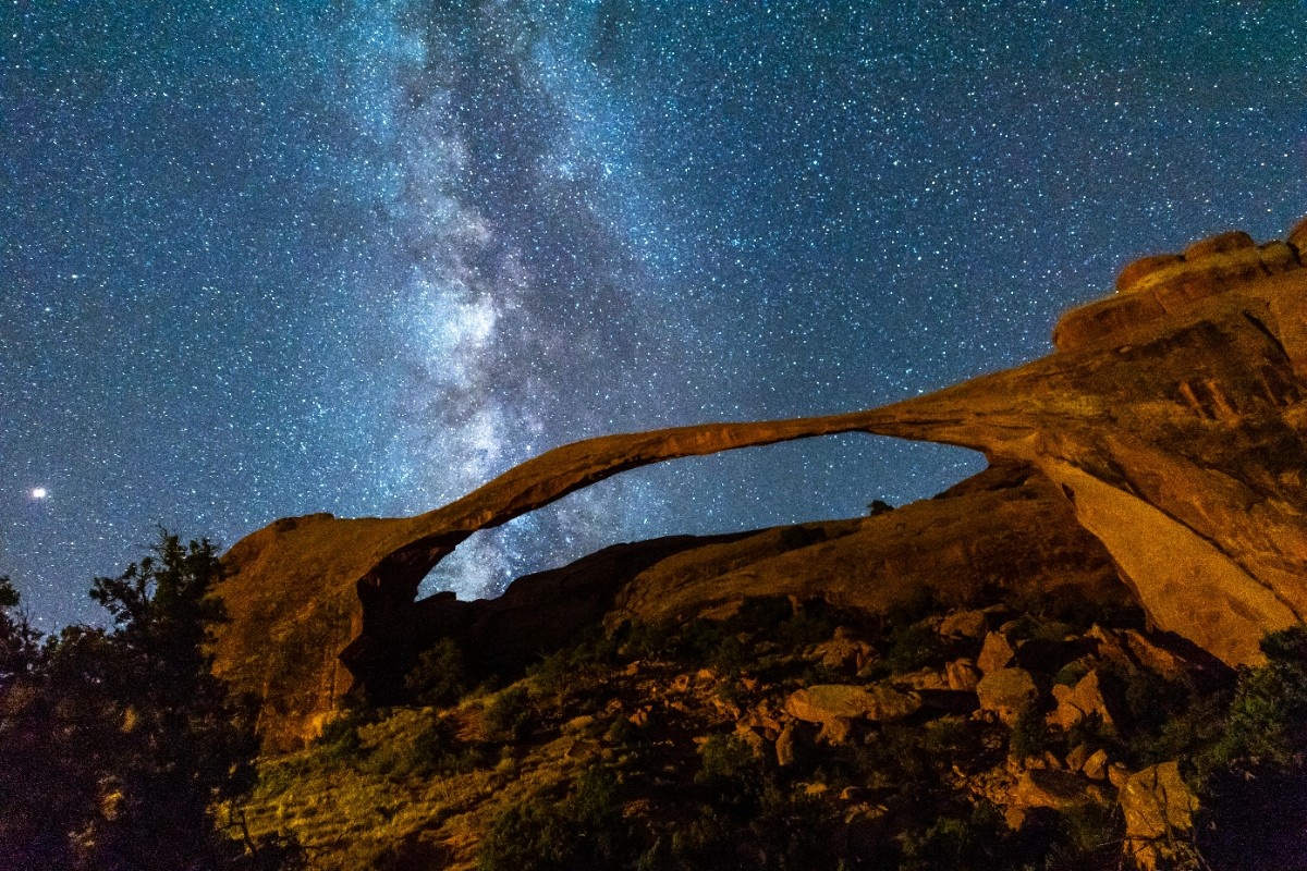 Save 15% at Edge of the Desert Moab During Outer Bike Week — Your Perfect Stay Near Arches National Park